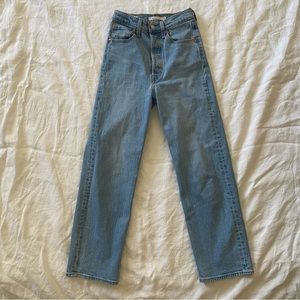 Levi’s Ribcage Straight Ankle Women’s Jeans in light wash color Tango Gossip
